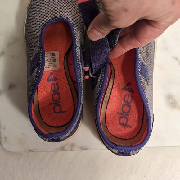 PLAE Chloe Passion Flower Sneaker Flex Sole Toe Guard Youth 11 Euro 28 - Picture 7 of 8